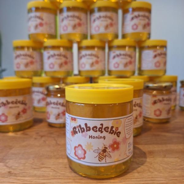 Toren van honingpotten